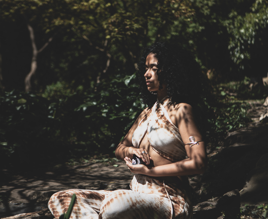 Ayurvedic herbalist, with ayurvedic skin care product , uk london 